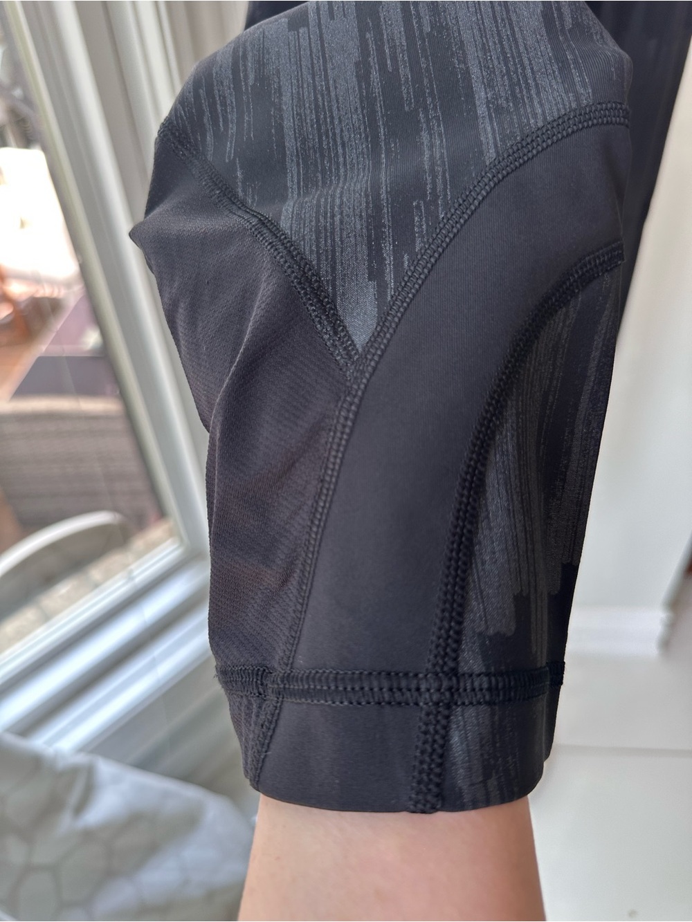 LULULEMON Run Inspire Crop II Black Grey Gray Mesh Capri Leggings Yoga Size 8 - Picture 7 of 16